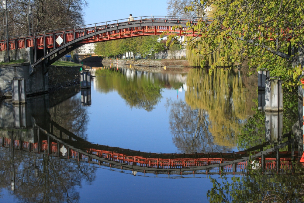 Berlin-Tiergarten Hiroshimasteg und Landwehrkanal