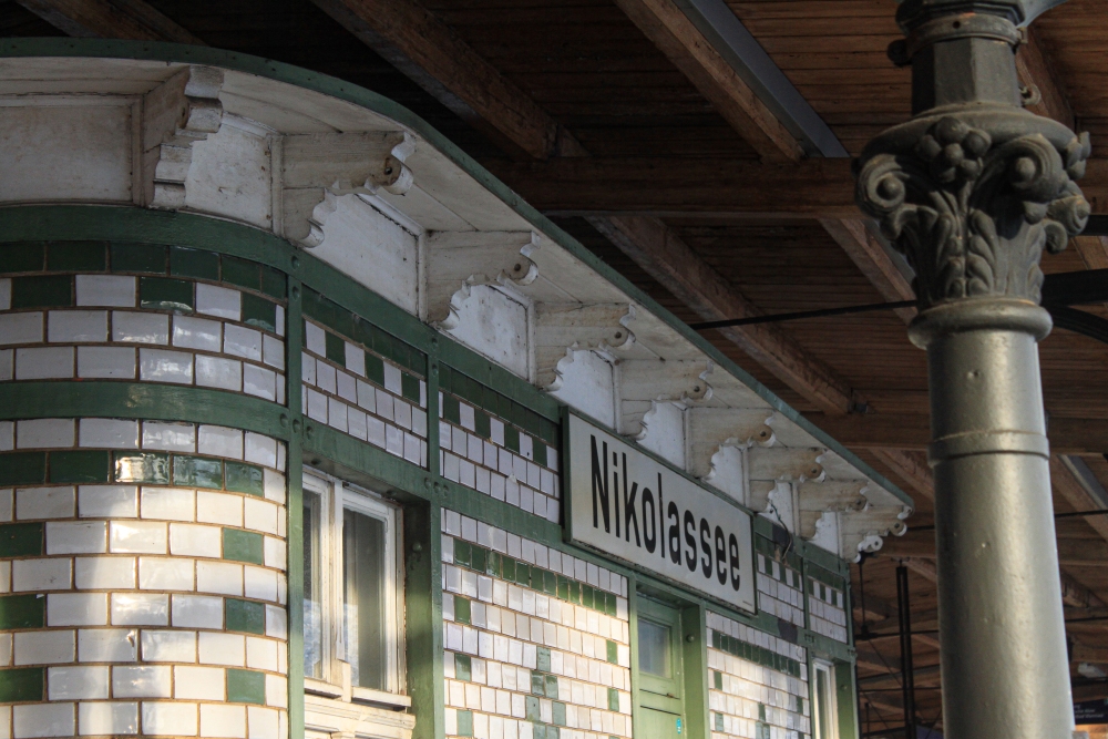 Berlin; Typischer S-Bahnhof