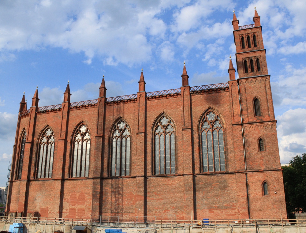 Friedrichswerdersche Kirche noch freistehend, 2014