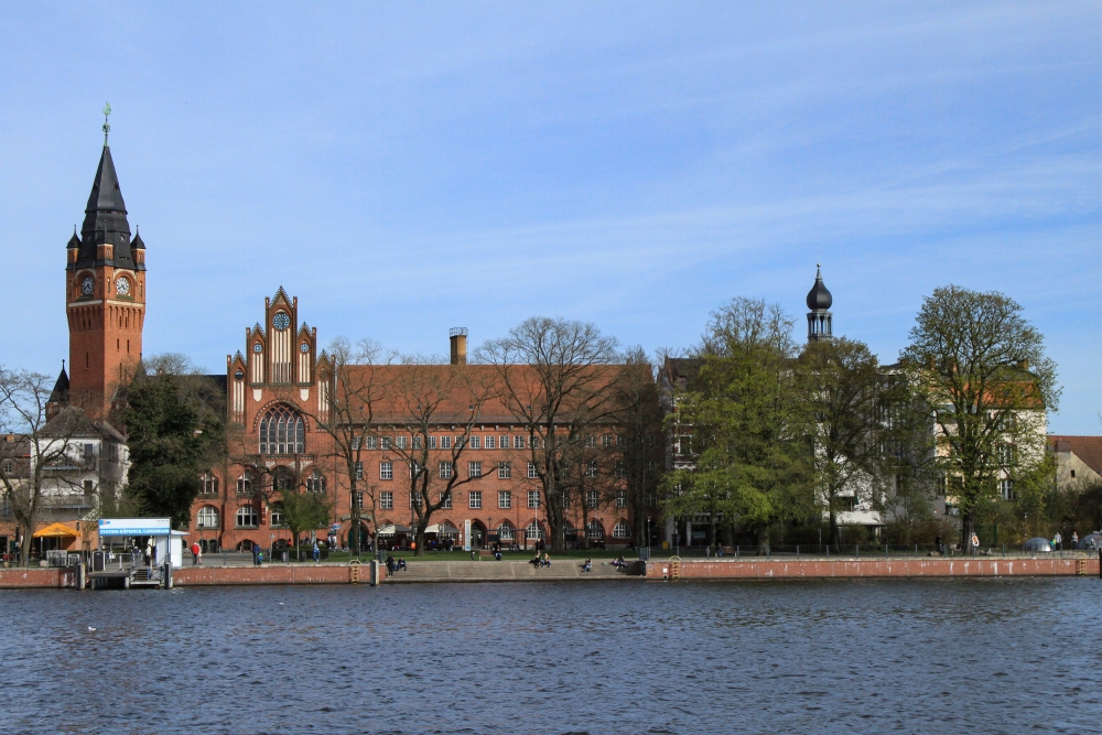 Berlin; Altstadt Köpenick, Luisenhain mit Rathaus