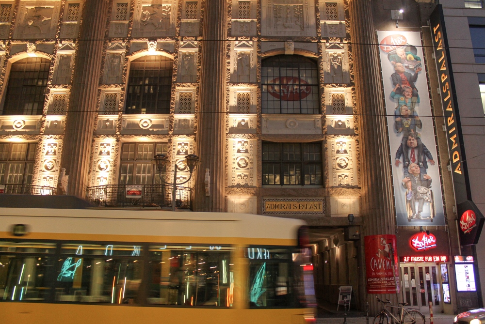 Admiralspalast und Distel in der Friedrichstraße