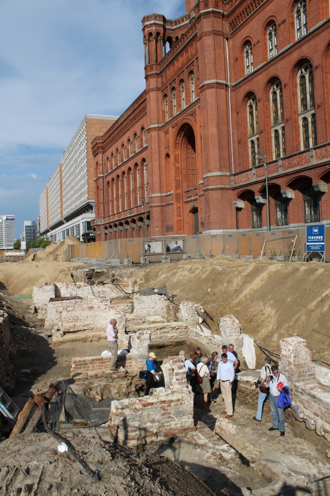 Ausgrabungen vor dem U-Bahnbau am Roten Rathaus 2011