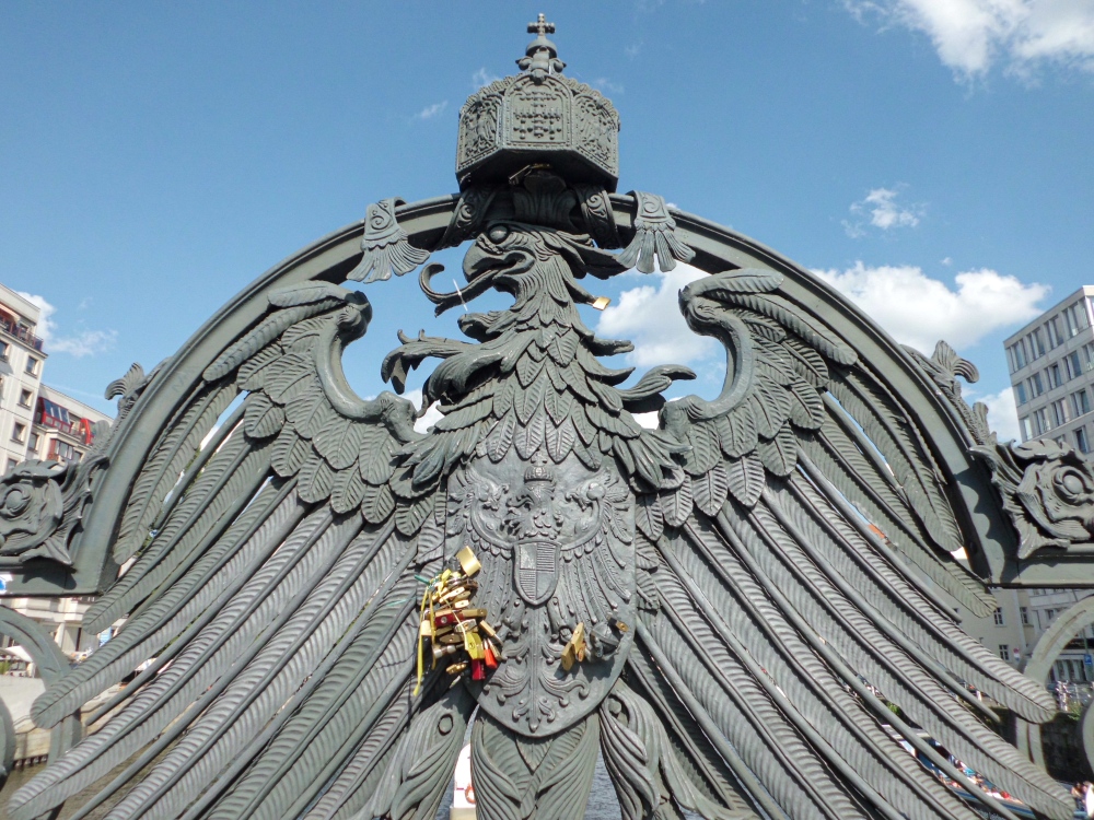 Adler an der Weidendammer Brücke