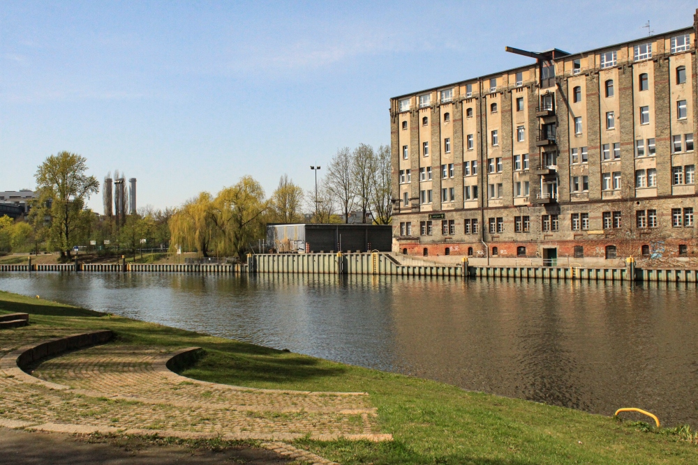Berlin-Charlottenburg; Spreebogen mit Speicher