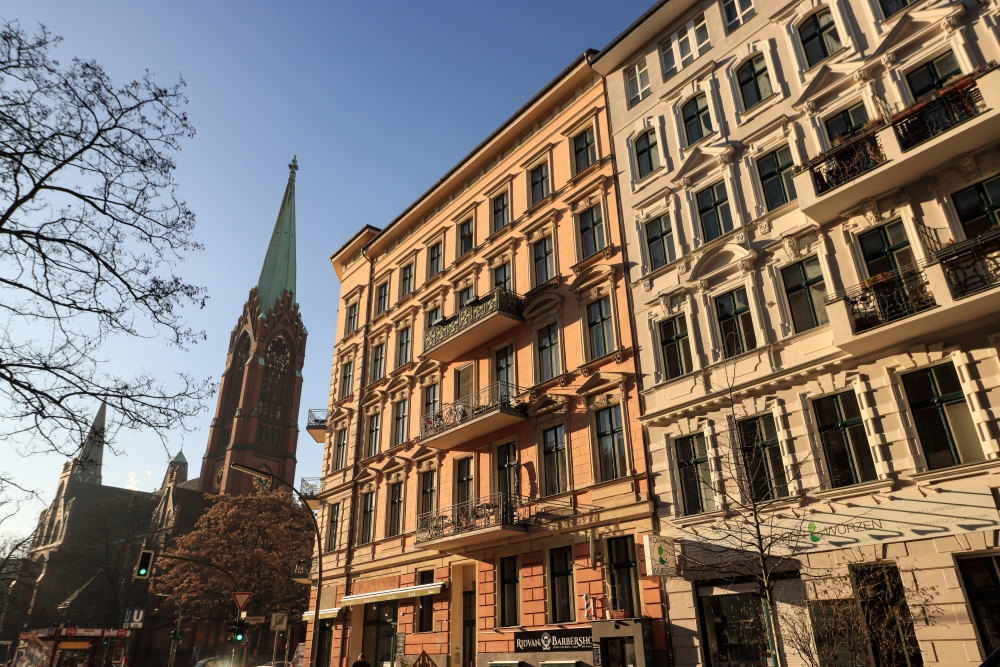 Berlin-Moabit; Krefelder Straße und Heilandskirche