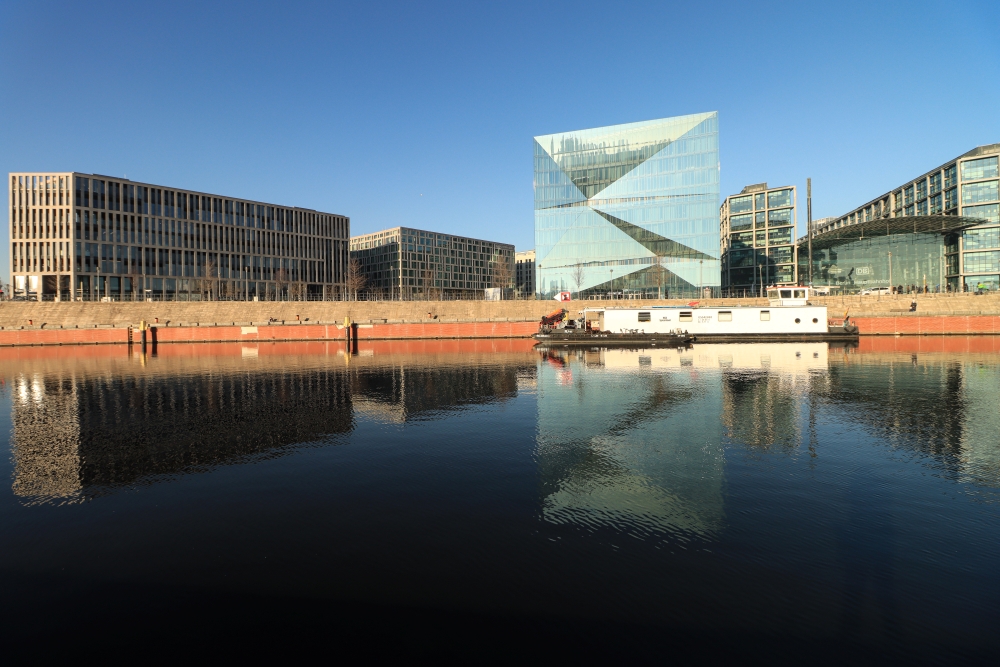 Spreebogen und Washingtonplatz mit Hauptbahnhof