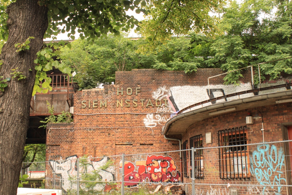 Berlin; S-Bahnhof Siemensstadt