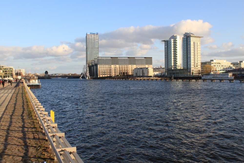 Berlin; Treptower Spreeufer