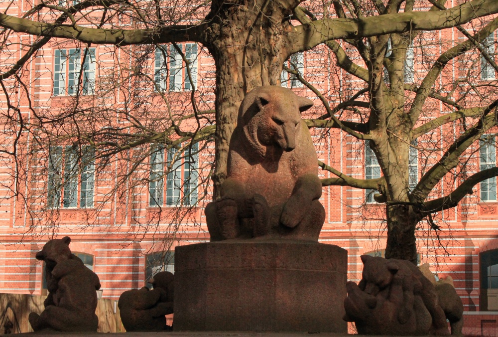 Bärenbrunnen am Werderschen Markt