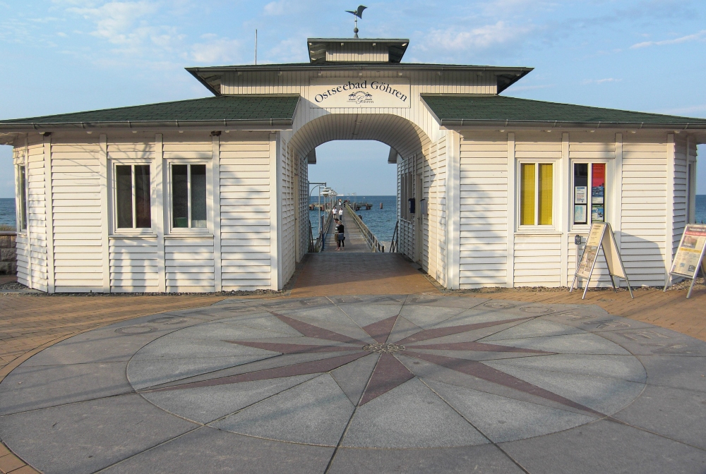 Ostseebad Göhren auf Rügen; An der Seebrücke