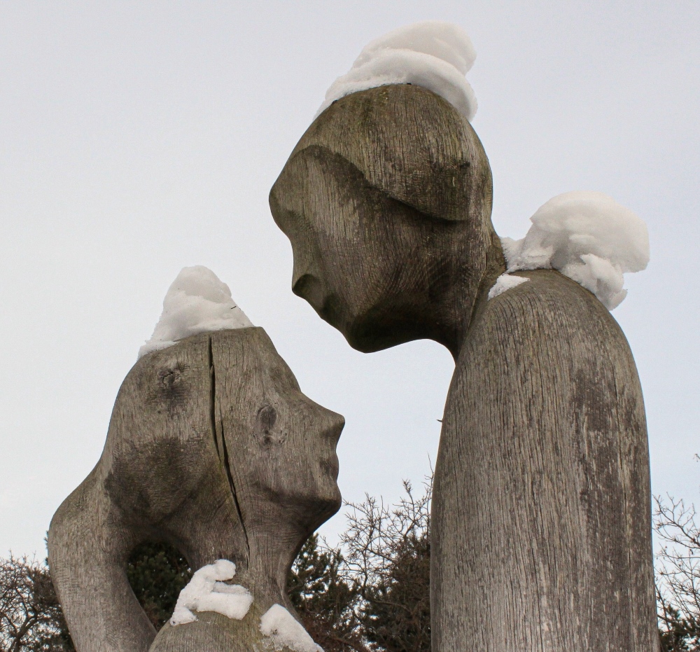 Winter in Zinnowitz; Figuren an der Strandpromenade