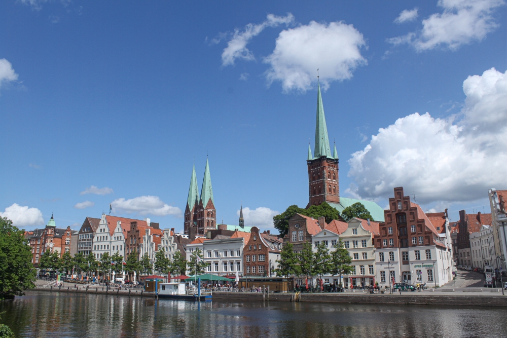 Lübeck; Altstadtpanorama an der Obertrave