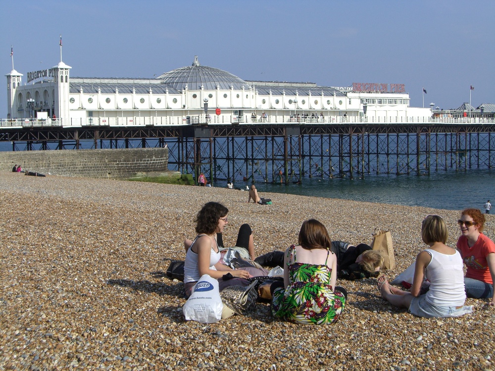 Brighton; Strandleben am Pier