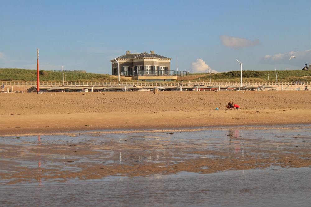 Scheveningen; Strand am Museum
