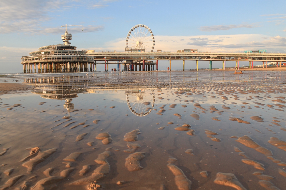 Scheveningen; Strandspaziergang am Pier