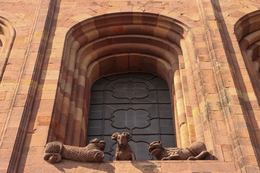 Worms; Tierskulpturen am Dom