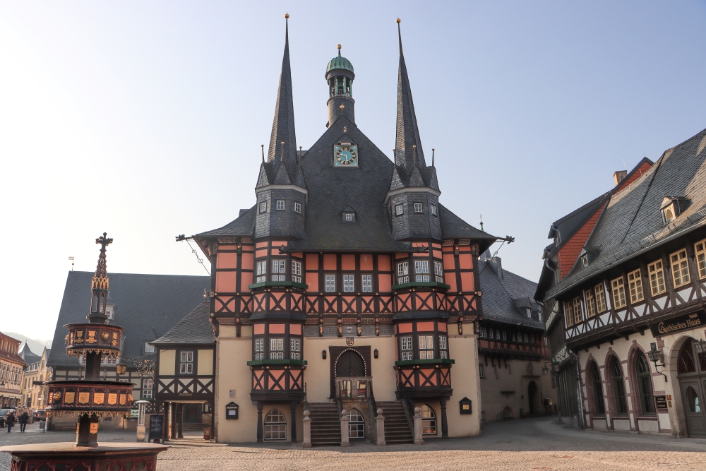 Wernigerode; Marktplatz mit Rathaus