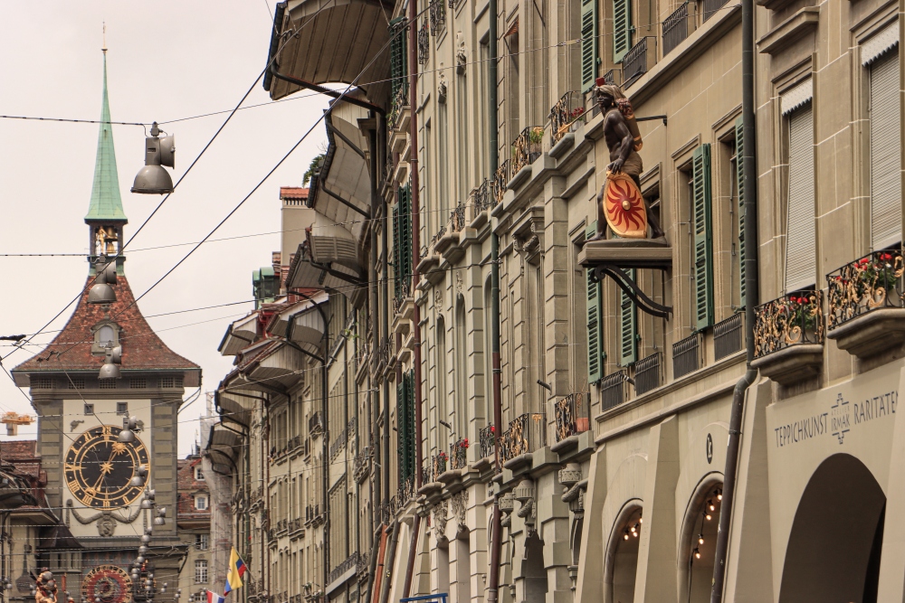 Bern; Kramgasse mit Zytglogge