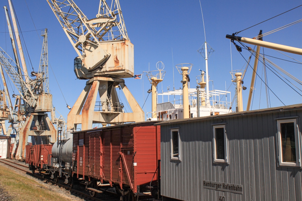 Hamburg; Hafenbahn am Bremer Kai