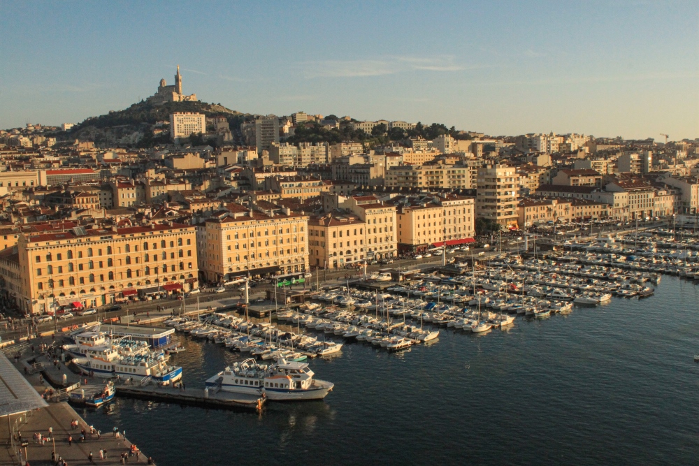 Marseille; Panorama mit Basilique Notre Dame de la Garde