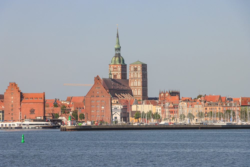 Stralsund; Uferfront mit St. Nikolai
