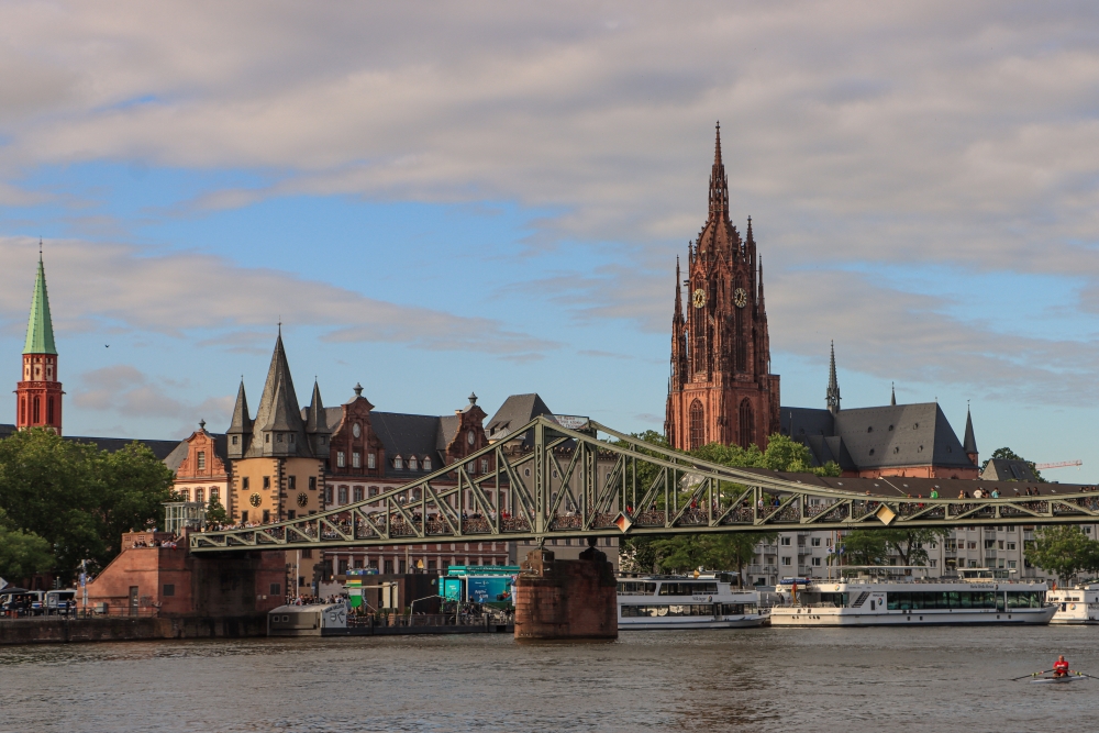 Frankfurt a. M. ; Nikolaikirche; Eiserner Steg und Kaiserdom