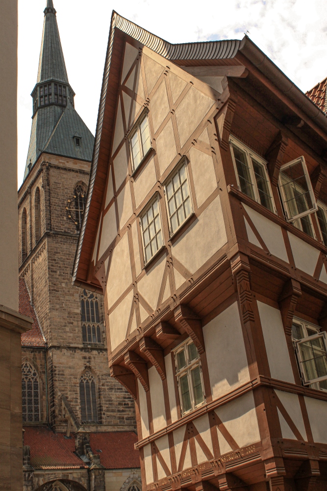 Hildesheim; Umgestülpter Zuckerhut und St. Andeas