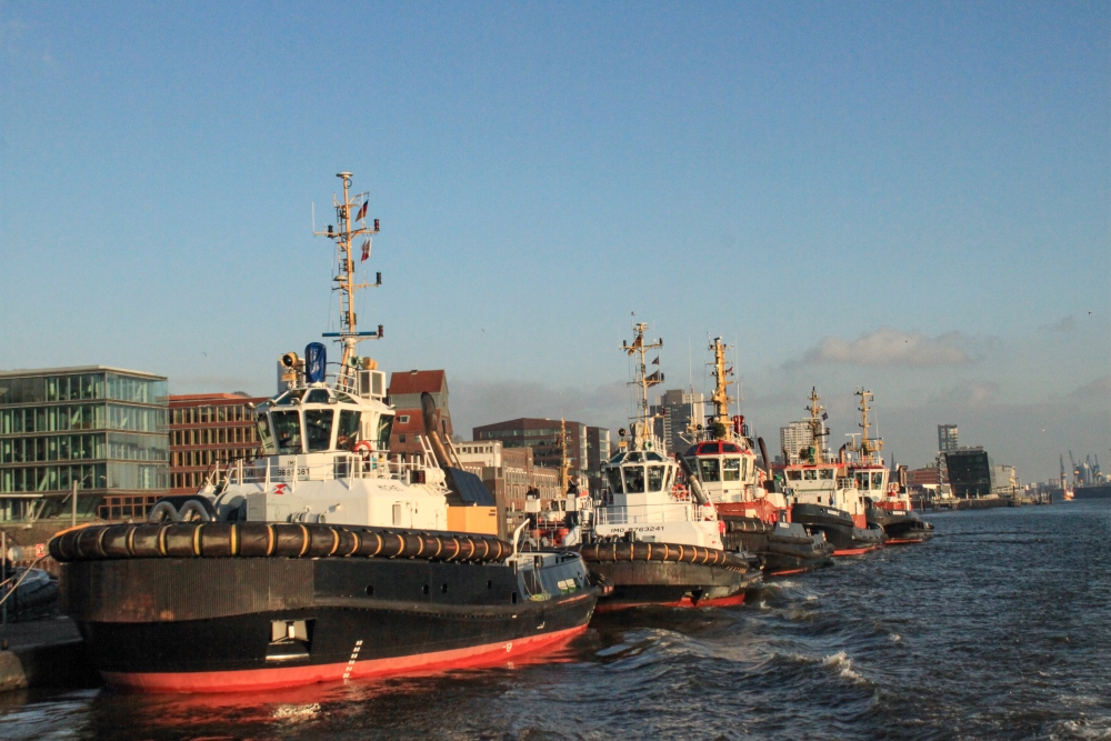 Hamburg; Schlepperpier Neumühlen