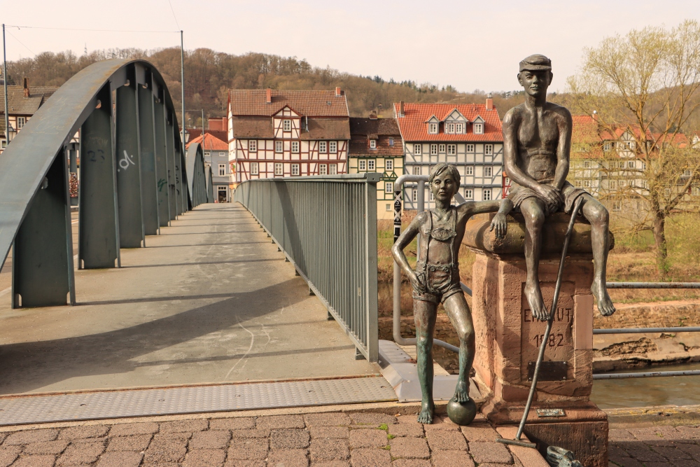 Rotenburg an der Fulda; Knaben an der Alten Fuldabrücke