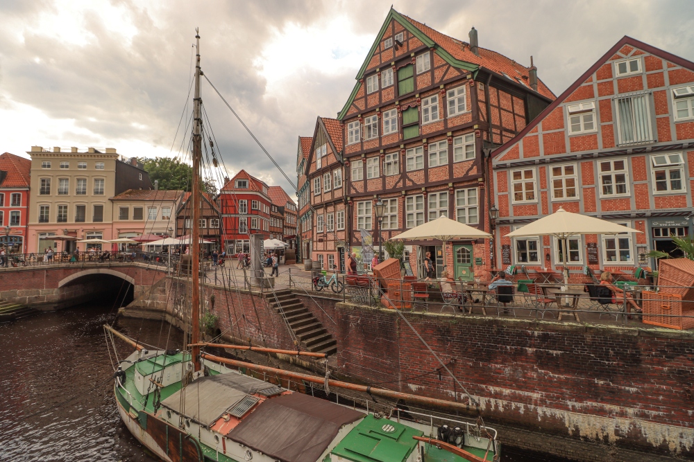 Stade; Fachwerkhäuser am Hansehafen