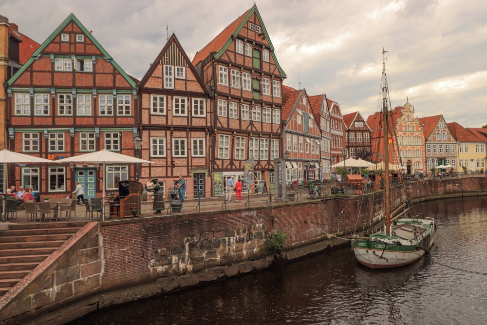 Stade; Fachwerkhäuser am Hansehafen