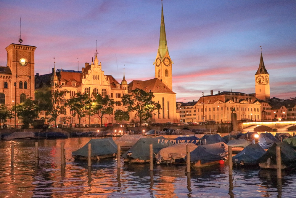 Zürich; Altstadtufer an der Limmat