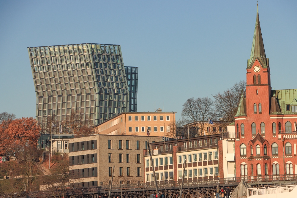 Hamburg; Tanzende Türme und Schwedische Kirche