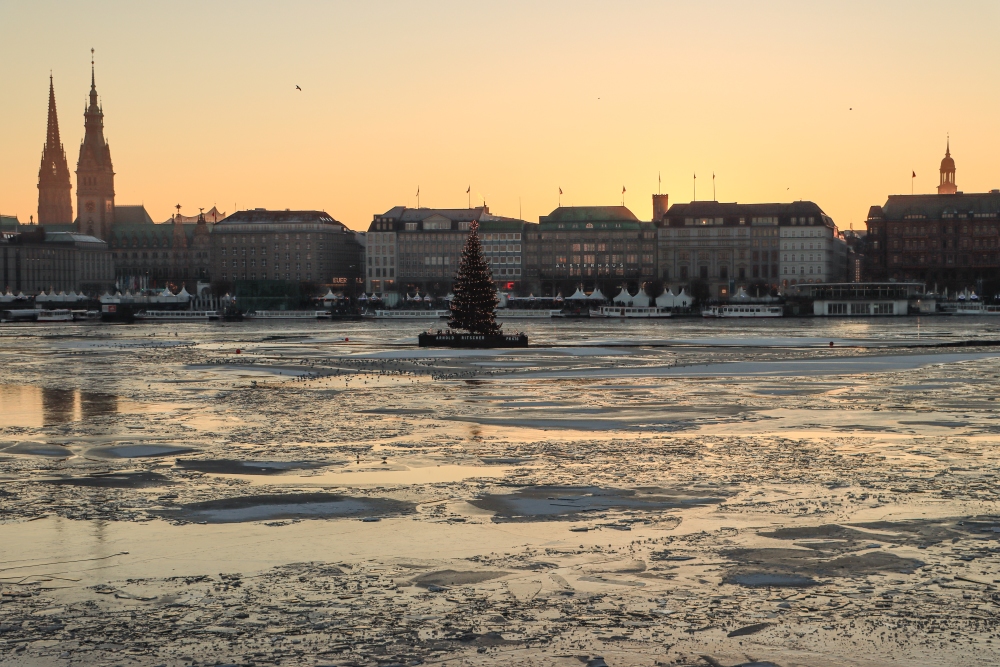 Winter in Hamburg; Binnenalster