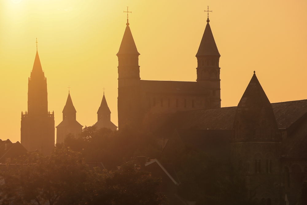 Maastricht; Kirchensilhouetten
