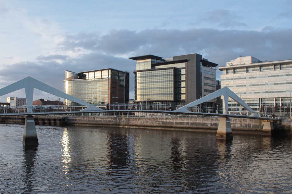 Glasgow, Clyde Ufer am Broomielaw mit Tradeston Bridge