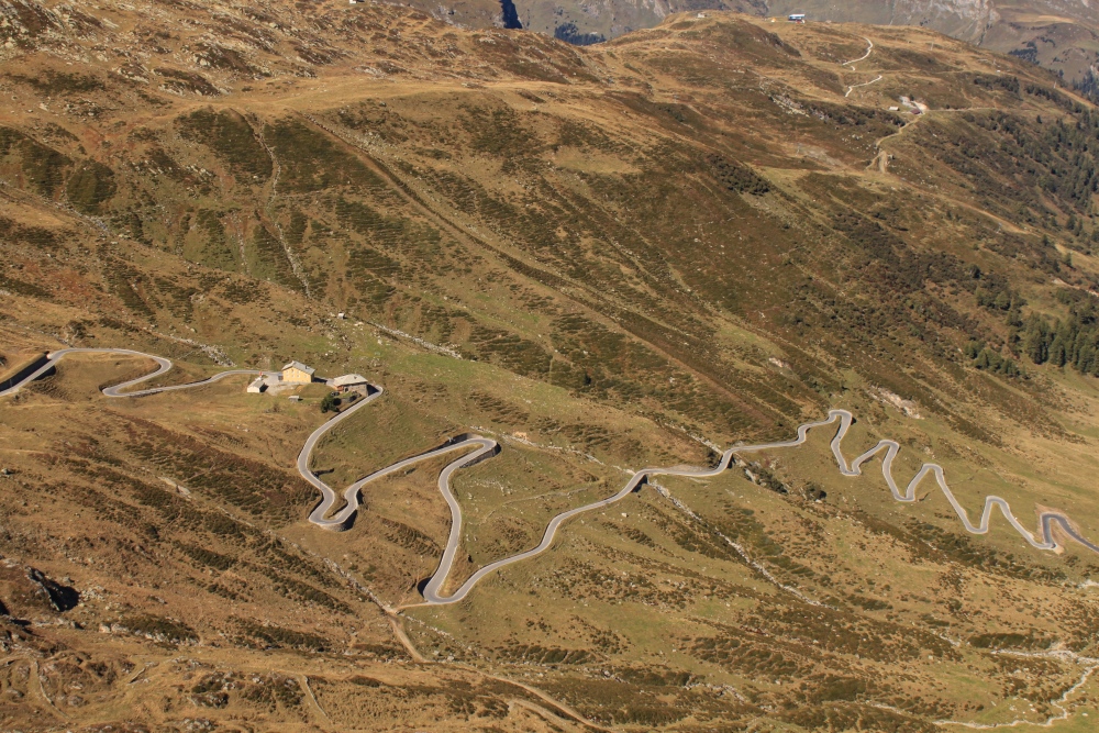 Splügenpass (2114), >Serpentinen auf der Schweizer Seite