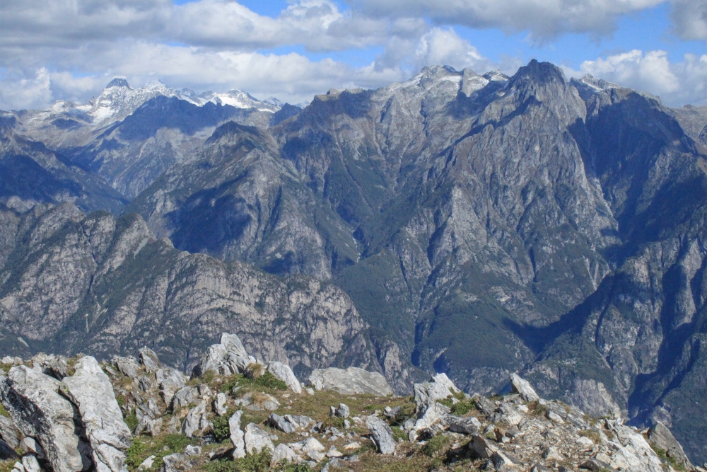 Alpenpanorama über dem Valchiavenna