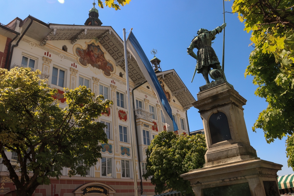 Bad Tölz; Goldener Ritter und Stadtmuseum