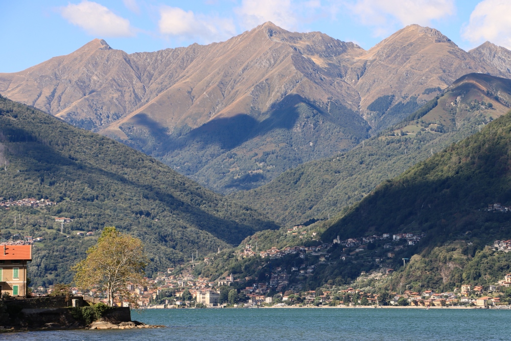 Lago di Como; Blick vom Lido in Colico hinüber nach Gravedona