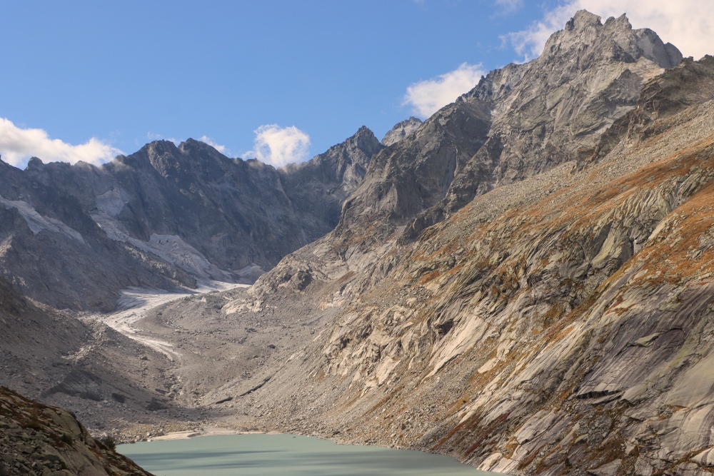 Bergell; Punta Pioda über dem Albignasee