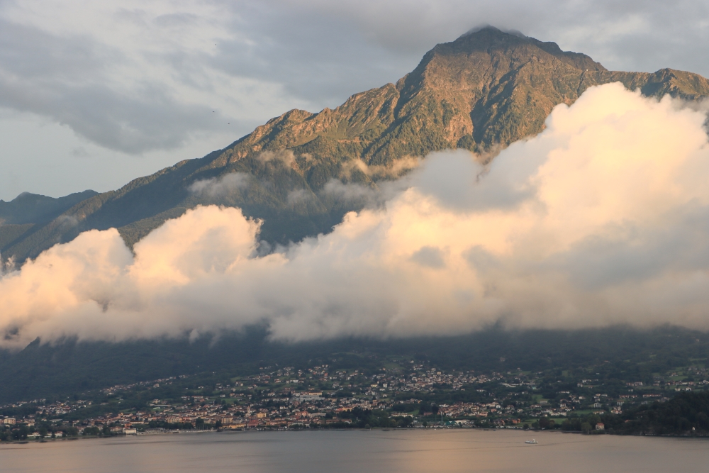 Bernina 2 Lago di Como; Monte Legnone