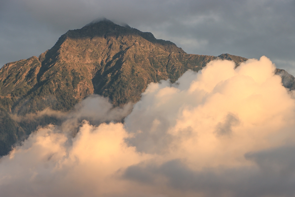 Bernina 2 Monte Legnone (2609) im Abendlicht