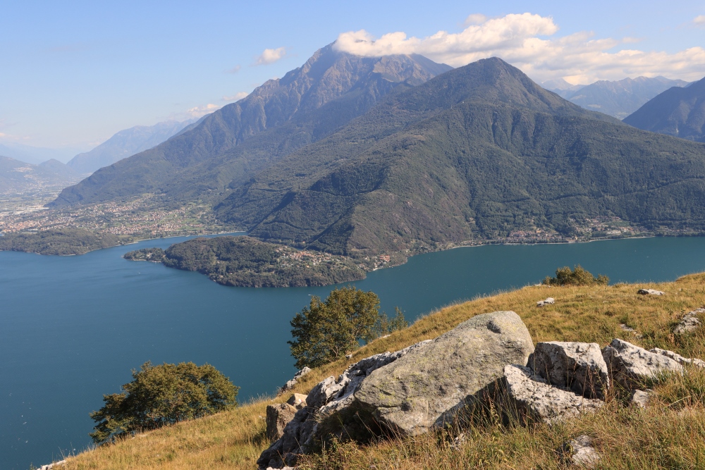 Lago di Como mit Monte Legnone