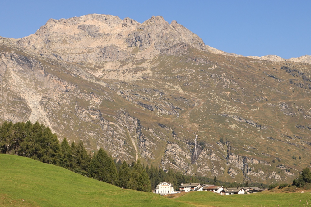 Maloja mit Piz Grevaselvas (Albula-Alpen)