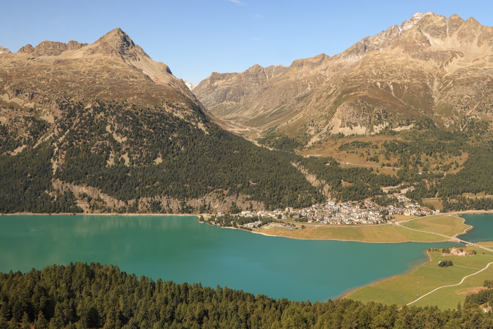Oberengadin; Silvaplanersee mit Piz Polaschin und Piz Albana