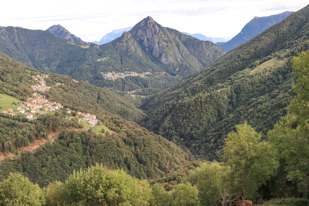 Lombardei zwischen Comer und Luganer See; Val Cavargna