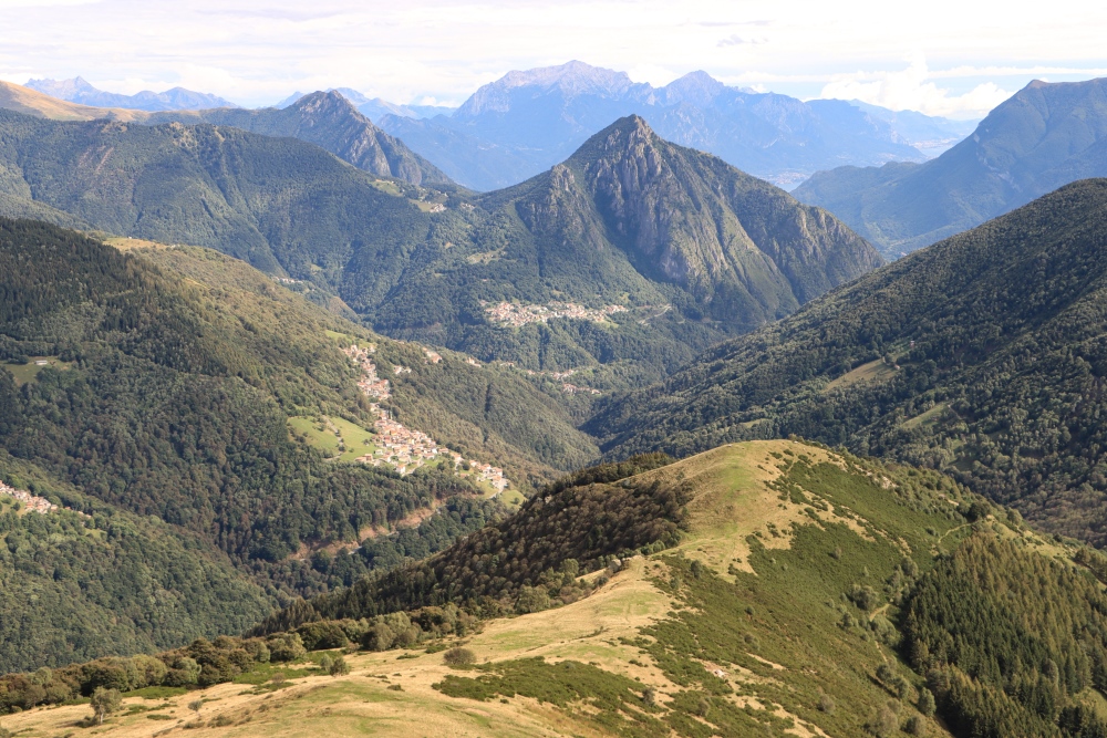 Lombardei zwischen Comer und Luganer See; Val Cavargna