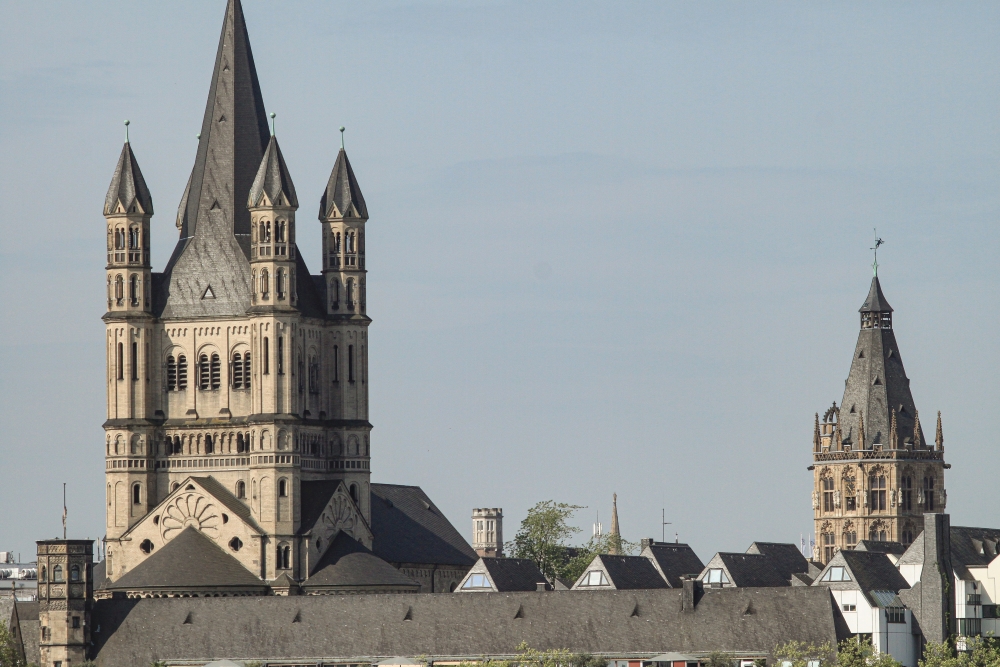 Köln, Groß St. Martin und Rathaus