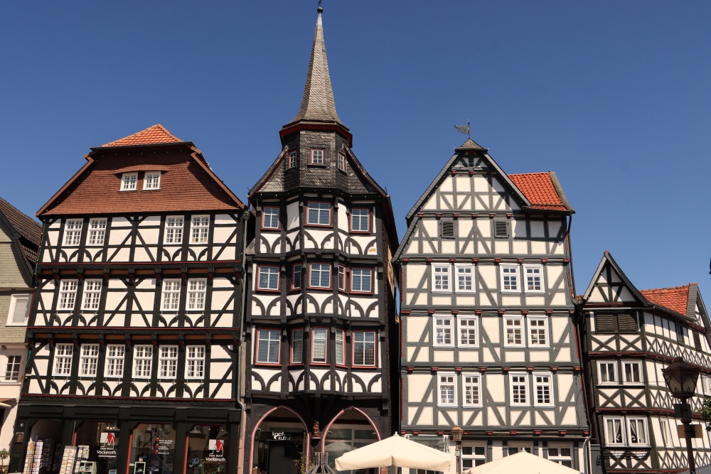 Fritzlar; Fachwerkhäuser am Markt